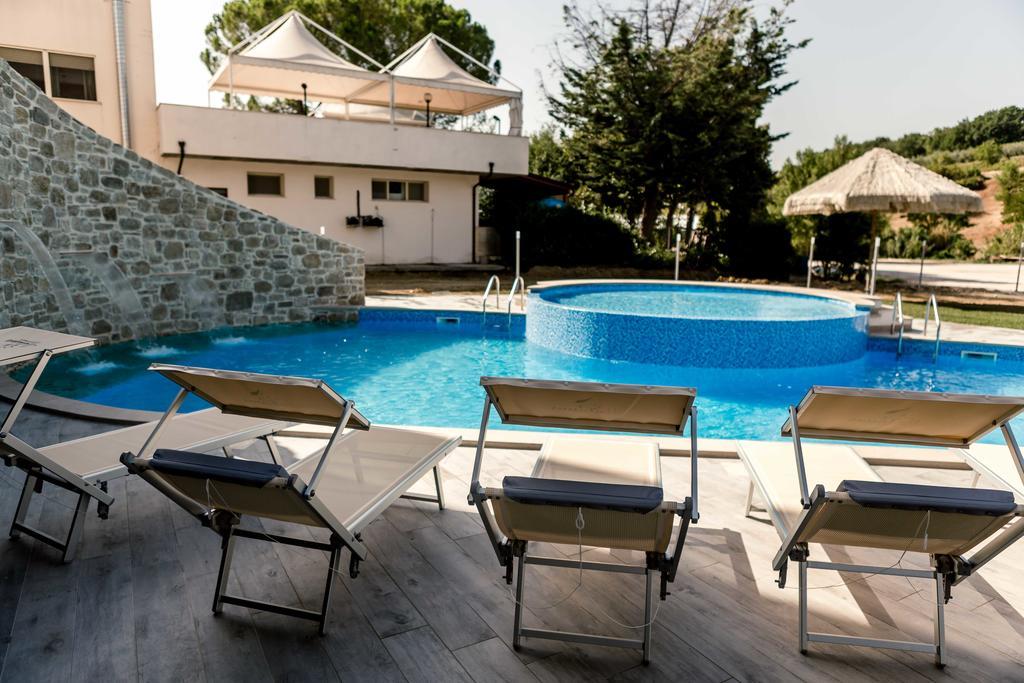 Halanus Hotel And Resort Alanno Ngoại thất bức ảnh
